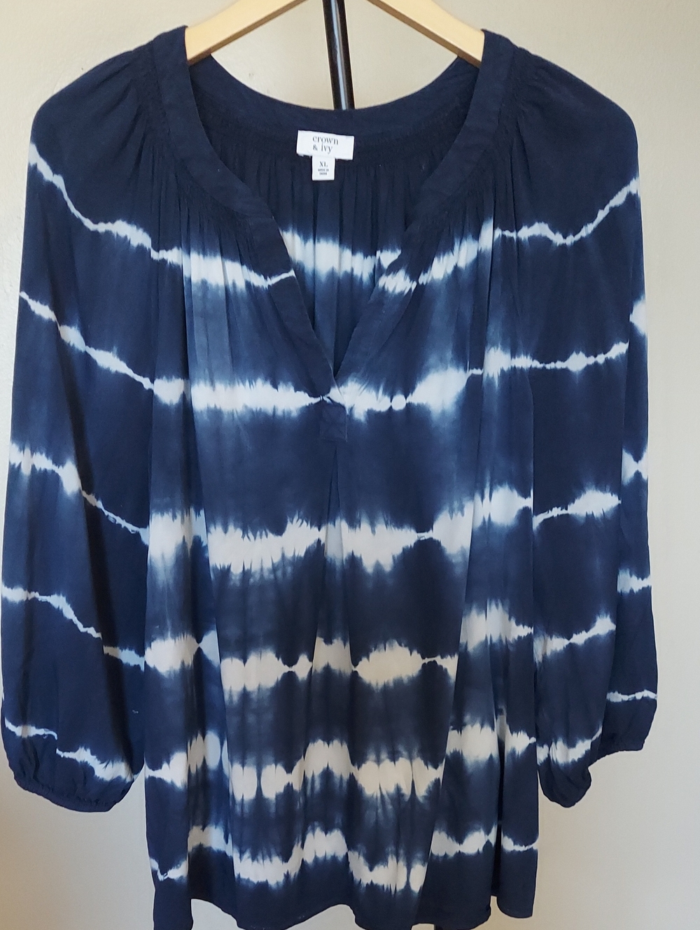 Crown & Ivy Navy White Tie-Dye V-Neck Pheasant Blouse Sz XL